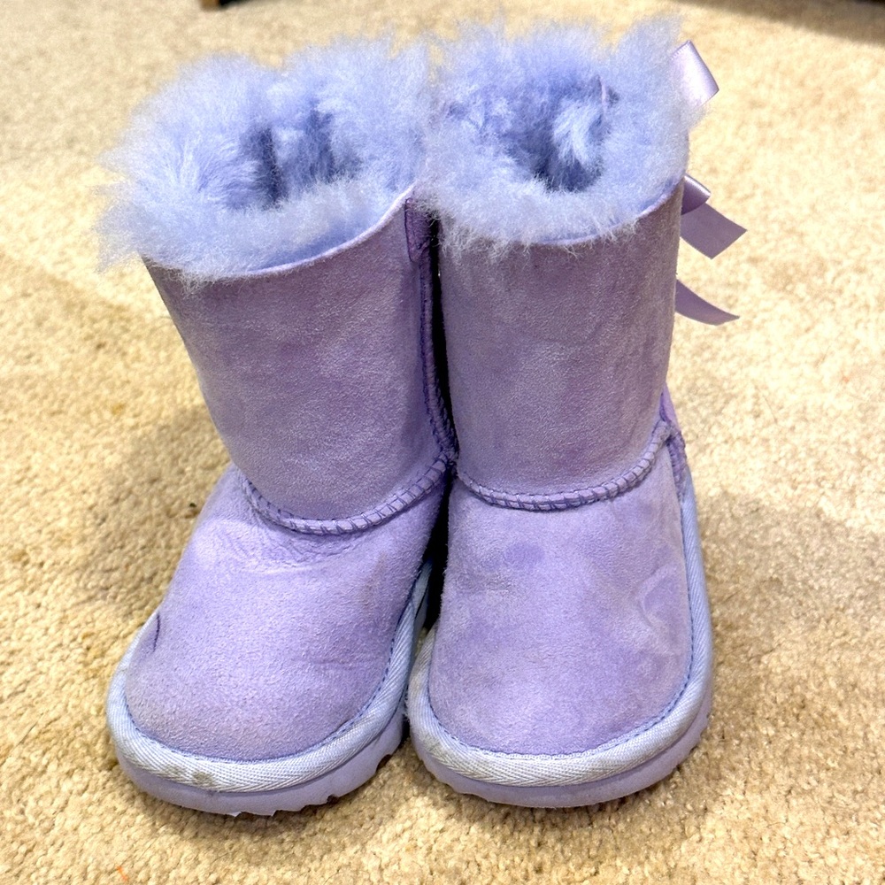 Toddler size 6 purple Uggs
